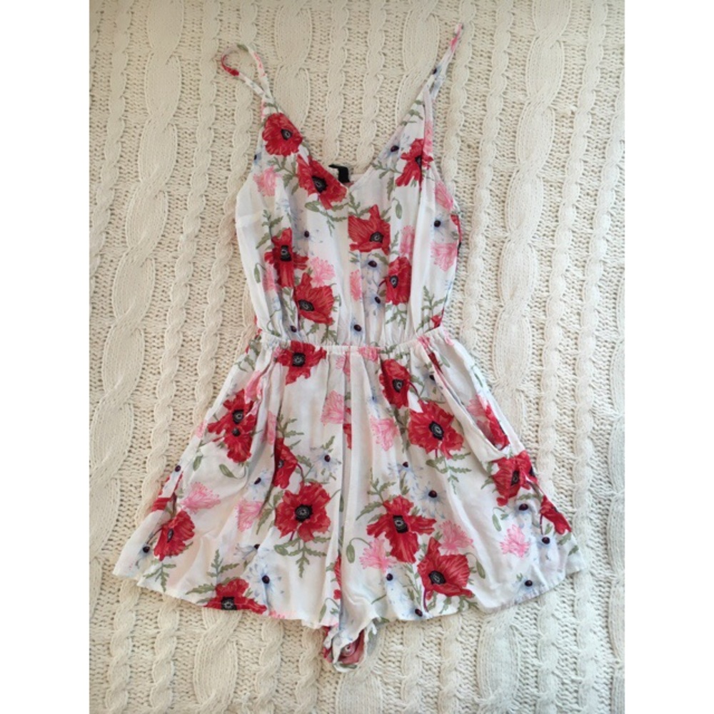 ✨3 for $35✨ NWOT Floral Romper //